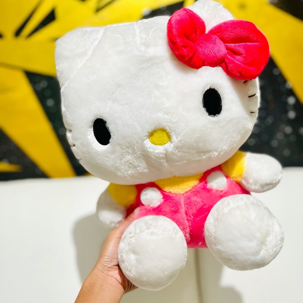 Hellokitty Plush - image 3